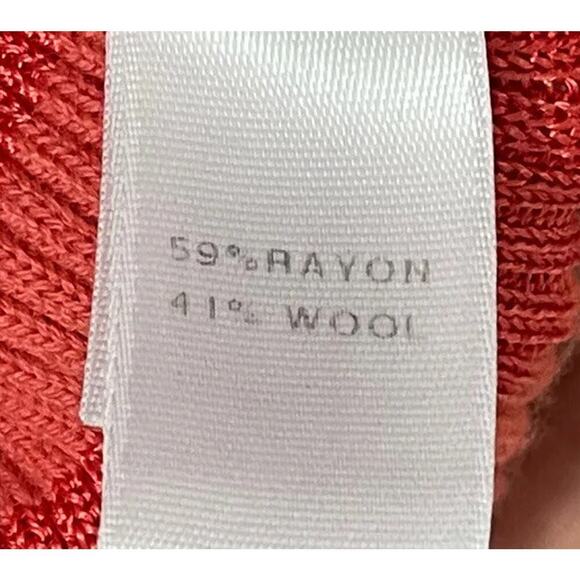 Red Sleeveless Ribbed Top - Picture 4 of 11